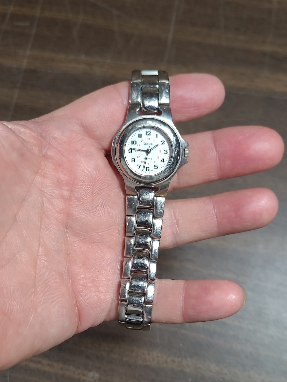 Stainless Steel Silver Women's Analog Watch - Unbranded (Needs Battery)